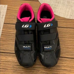 Like new indoor spin shoes, size 37.